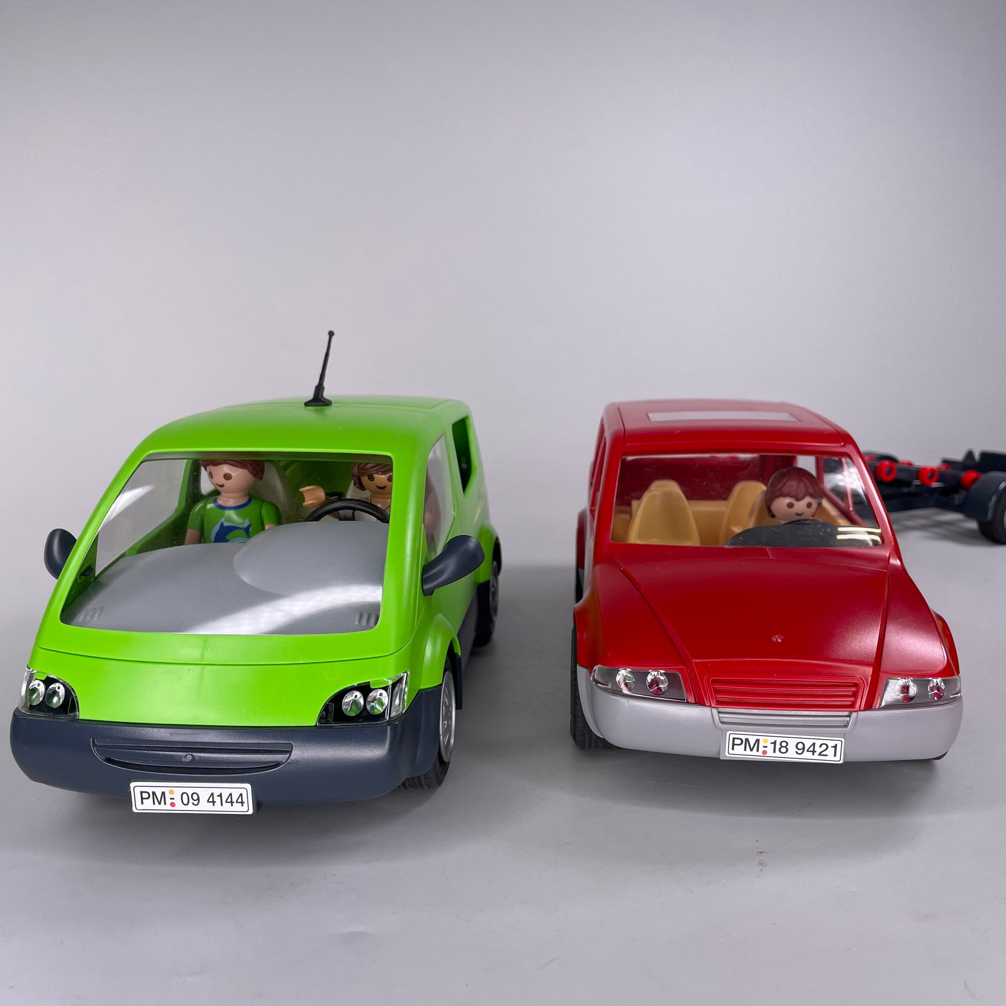 Playmobil Set aus Familyvan, Familienauto und Bootsanhänger